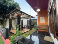 Tropica Villa, Kuningan Hotel dekat Balong Keramat Darmaloka Site
