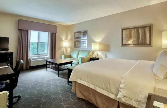 北帕西帕尼歡朋套房酒店