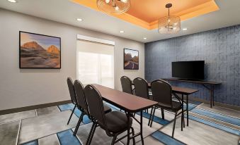 La Quinta Inn & Suites by Wyndham San Bernardino