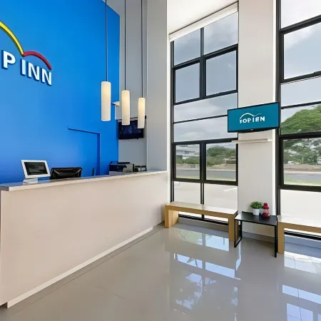 Hop Inn Chiang Rai Clock Tower Отели рядом с достопримечательностью «Ночной рынок Сентр Пойнт»