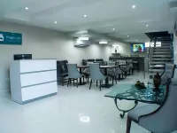 Cozy Private Room in Santo Domingo's El Malecón Hotels in 