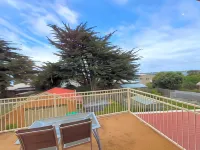 Angela's Beach Stays Hotels in Skenes Creek
