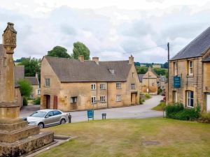 Guiting Guest House