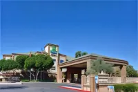 Holiday Inn Express & Suites Scottsdale - Old Town