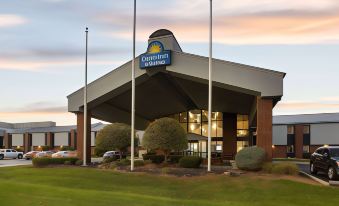 Days Inn & Suites by Wyndham Northwest Indianapolis