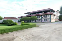 Royal Princess City Lamphun Hotel Hotels near Phra Nang Chamathewi Monument