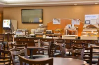Holiday Inn Express Lewisburg/New Columbia Hôtels à : Kelly Township