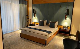 6. Hotel Bu..