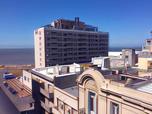 Circus Hostel&Hotel Montevideo