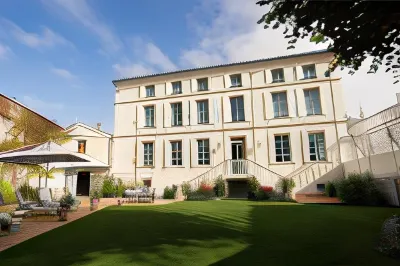 La Tillaie Spa et Sauna Hoteles en Pont-l'Abbé-d'Arnoult