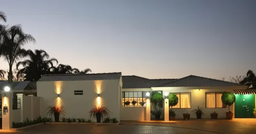 Astoria Retreat Bed & Breakfast Hotels in Ocean Reef