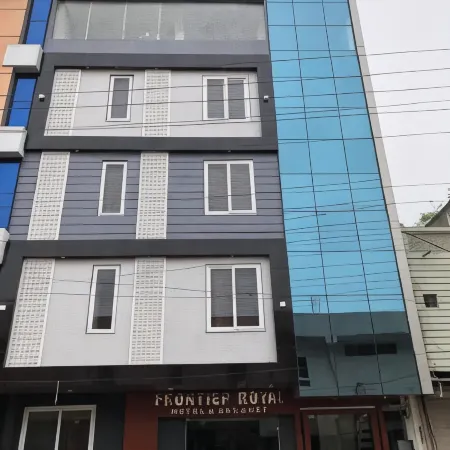 Hotel Frontier Royal