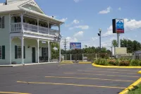 Legacy Inn - Cookeville - parking