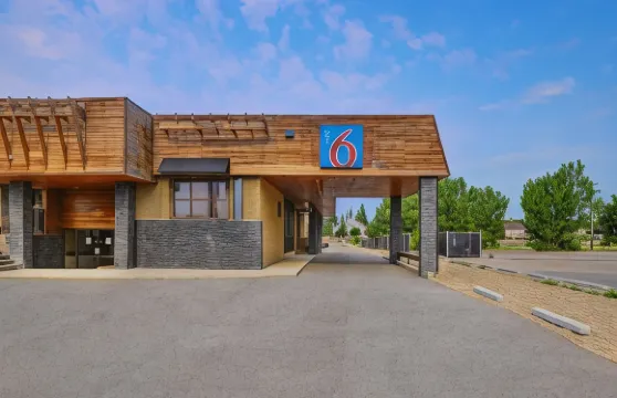 亞伯達布魯克斯 6 號汽車旅館酒店