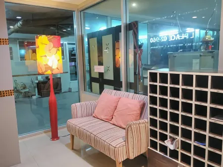 Crystal Place Parkkred Отели рядом с достопримечательностью «Wat Choeng Len School»