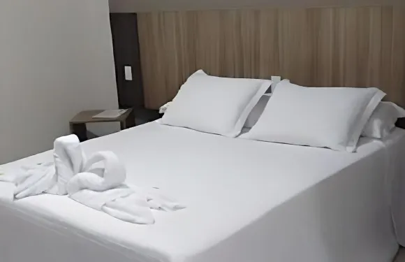 拉温那酒店