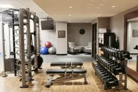 Revel Hotel des Moines Urbandale, Tapestry Collection by Hilton فنادق في Urbandale