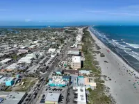 Boardwalk Bungalow: 2B/2B Amazing Sunrise Ocean View