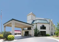 Quality Inn & Suites Tarboro - Kingsboro Hotels in Tarboro
