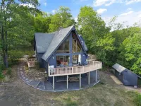 Cozy Chalet in Charming Front Royal with Stunning Views and Refinished Basement!