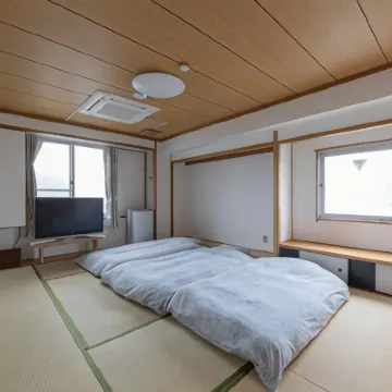 Hostel JAQ takamatsu Hotels near Takamatsu Airport