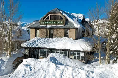 Elk Mountain Lodge Отели в г. Крестед-Батт