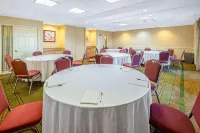La Quinta Inn & Suites by Wyndham Sherman Hotels in Sherman