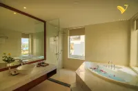 Gold Coast Hotel Resort & Spa - Romantic
