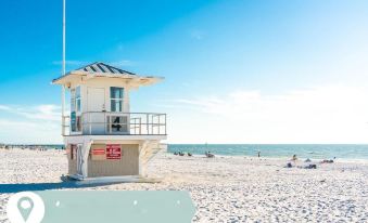 Indigo Beach Oasis - Minutes to Clearwater Beach! 3 Bedroom Home by RedAwning - Housity