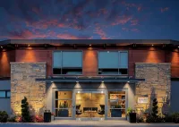 Qualicum Beach Inn - Pools