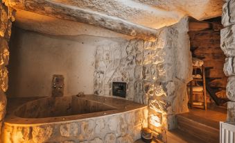 Saliche Cave Suite