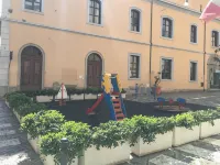 Intra Rooms