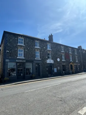 Hampton Hotel & Restaurant Отели в г. Абби Кумайр