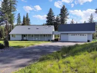 Large, Comfortable Home | Sleeps 8 | On the Clearwater River | Dog Friendly Hotels in Seeley Lake
