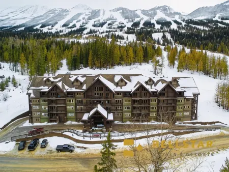 Palliser Lodge — Bellstar Hotels & Resorts Отели рядом с достопримечательностью «Kicking Horse Mountain Resort»