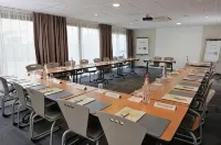Campanile Nature - Bordeaux Sud Pessac Hotels in Пессак