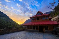 Tirthan Village Resort Hotels in Chippni