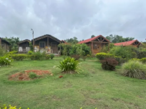 Leo Wooden Resort Hotels in Koppal