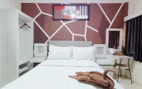 The Rich Hotel