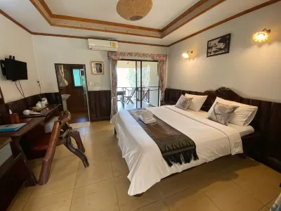 Saiyok River House Hotels in Lum Sum