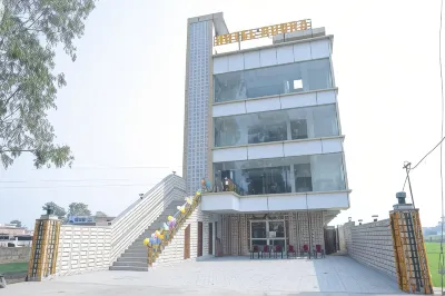 Hotel Rudra Hotel di 