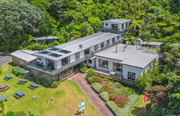 提皮和鮑勃斯海濱旅館