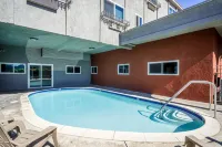 Maywood Inn Hotels in Commerce