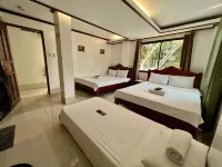 Alocasia Hostel