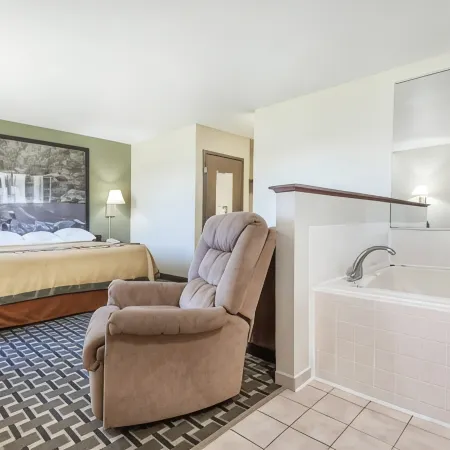 Super 8 by Wyndham Madison IN