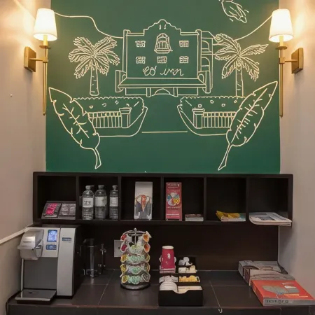 The EO Inn - Downtown Orlando Отели рядом с достопримечательностью «Стадион «Кэмпинг-Уорлд»»