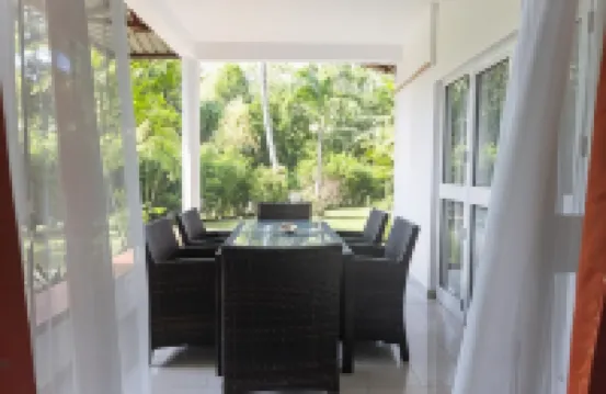 Praslin Paradise