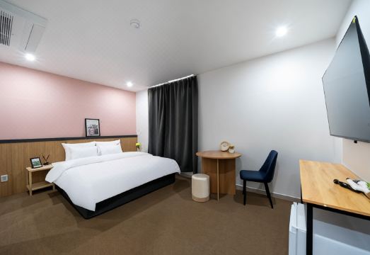 거제 브라운도트 호텔 고현점 로비