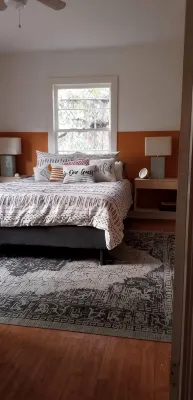 Charming/Private Home on Deodar Pine-lined St.