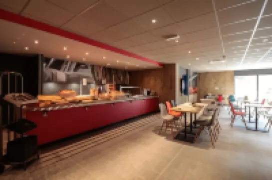 โรงแรมไอบิส คาฮอร์ส